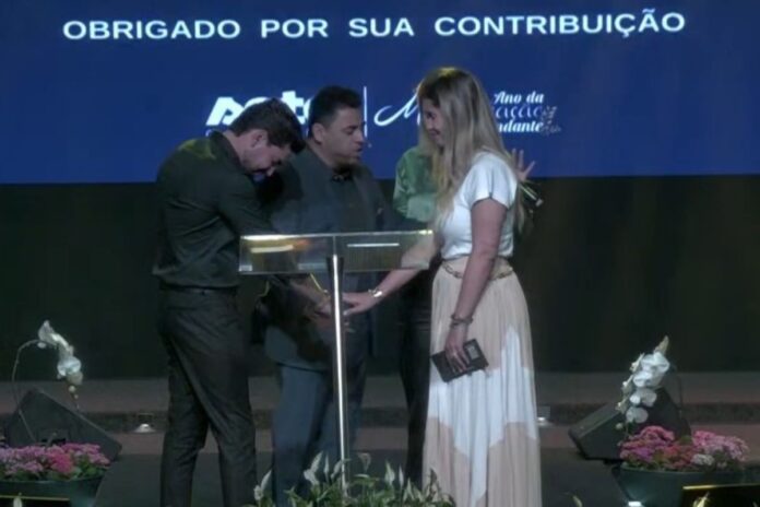 investigado-na-farra-do-inss-celebrou-ganhos-na-igreja:-“mao-de-deus”