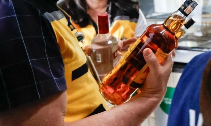 fiscalizacao-apreende-mais-de-7-mil-garrafas-de-bebidas-em-sao-paulo