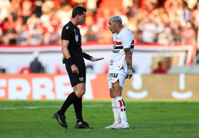 cbf-afasta-arbitros-de-sao-paulo-x-palmeiras-e-bragantino-x-gremio