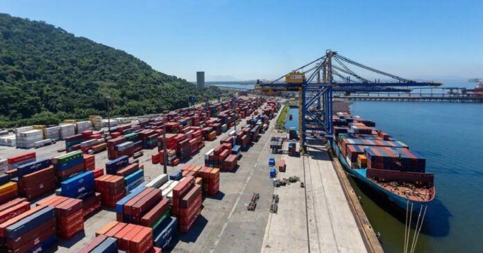 vendas-para-os-eua-caem-desde-inicio-do-tarifaco,-mas-mesmo-assim-brasil-bate-recorde-em-volume-exportado