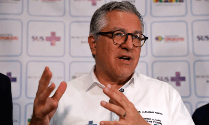 ministro-da-saude-sobre-hungria:-‘nao-comentarei-casos-especificos’