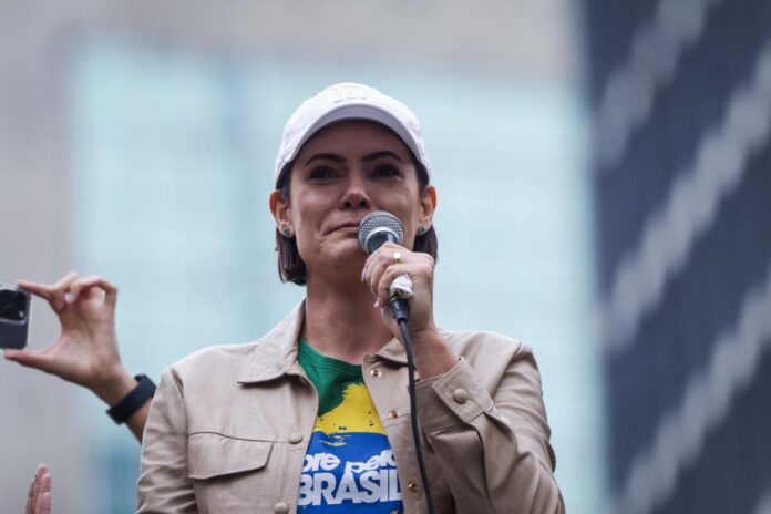 ato-no-df-mostra-que-michelle,-e-nao-anistia,-e-opcao-para-bolsonaro