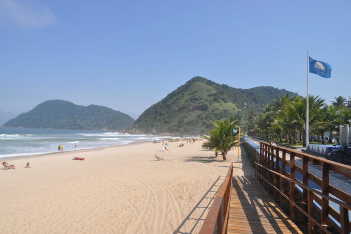praia-do-guaruja-ganha-selo-e-e-a-mais-certificada-da-america-do-sul