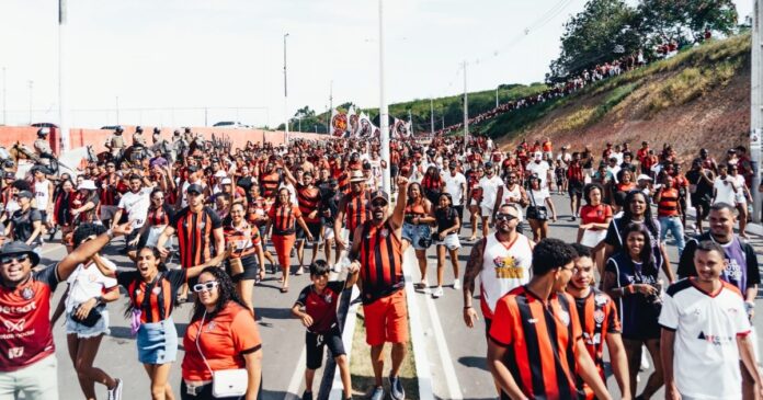 tui-faz-pedido-e-vitoria-pode-abrir-treino-para-torcida-antes-do-ba-vi