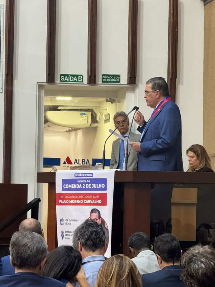 al-ba-homenageia-procurador-paulo-moreno-e-entrega-comenda-2-de-julho-em-sessao-especial