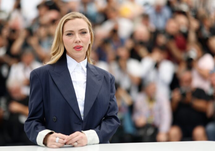 scarlett-johansson-pode-ser-vila-em-live-action-de-‘enrolados’