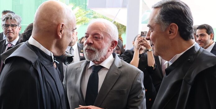 saida-de-barroso-permitira-que-lula-escolha-o-11o-ministro-do-stf-nos-seus-mandatos,-o-quarto-presidente-que-mais-indicou