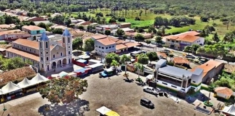 censo-2022:-metade-da-populacao-baiana-vive-com-ate-meio-salario-minimo;-veja-renda-da-sua-cidade