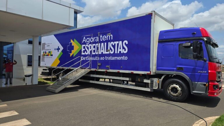 ministerio-da-saude-leva-carretas-de-exames-de-prevencao-ao-cancer-de-mama-e-utero-no-interior-baiano