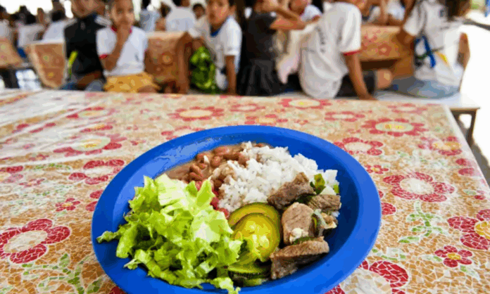 fome-atinge-6,48-milhoes-no-brasil-em-2024,-menor-nivel-em-20-anos