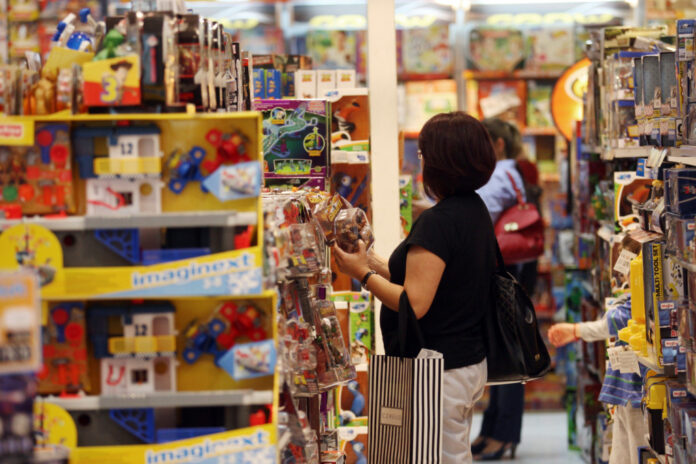oito-em-cada-dez-brasileiros-devem-comprar-presentes-para-o-dia-das-criancas,-aponta-pesquisa