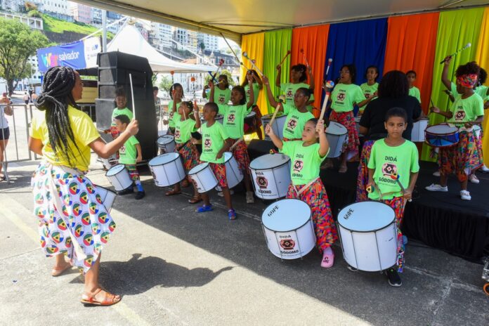 bairro-do-comercio-vira-parque-a-ceu-aberto-no-dia-das-criancas-com-o-viver-salvador
