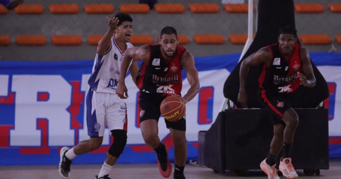 vitoria-vence-o-bahia-no-retorno-do-ba-vi-ao-basquete-apos-19-anos