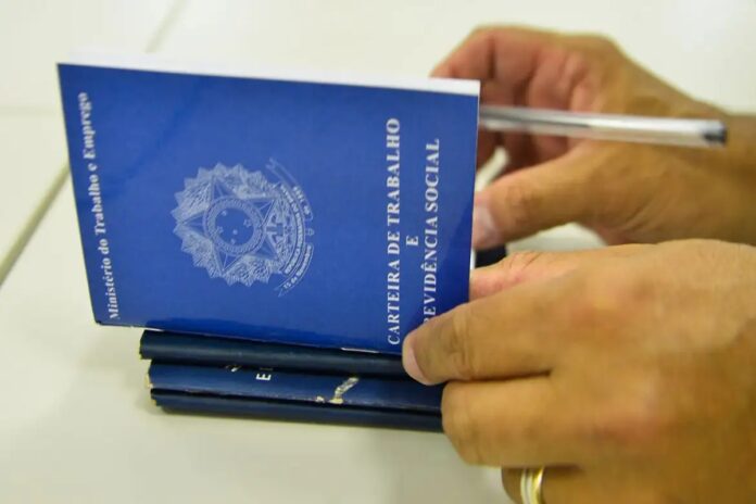 df-tem-669-vagas-de-emprego-nesta-segunda;-salarios-vao-ate-r$-4,1-mil
