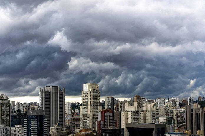 frente-fria-e-chuva-forte:-confira-a-previsao-do-tempo-desta-semana
