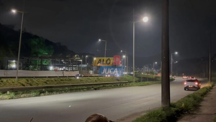 cavalo-morre-apos-ser-atingido-por-carro-na-avenida-29-de-marco,-em-salvador