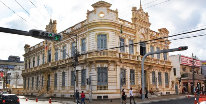 prefeitura-de-feira-prorroga-sindicancia-sobre-vazamento-de-dados-de-pacientes-com-hiv