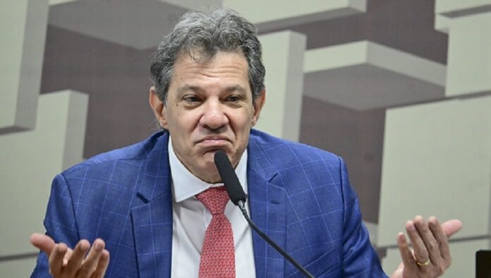 haddad-diz-que-vai-apresentar-a-lula-opcoes-para-compensar-a-derrota-na-mp-que-taxava-aplicacoes-financeiras-e-bets