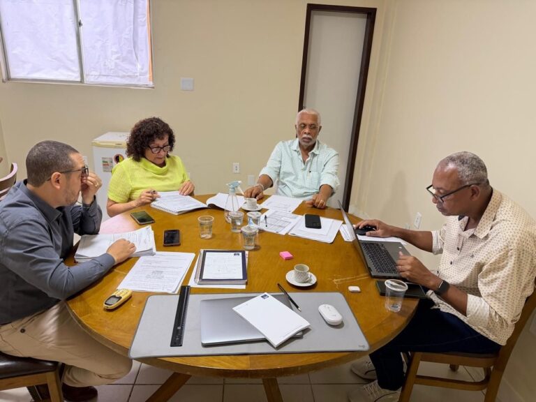 prefeito-calmon-confirma-pagamento-de-bolsas-e-inicia-planejamento-financeiro-para-2026