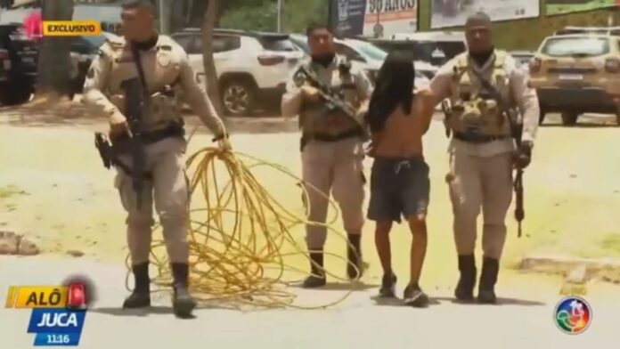 homem-e-preso-em-flagrante-por-furtar-cabos-na-estacao-bom-jua,-em-salvador
