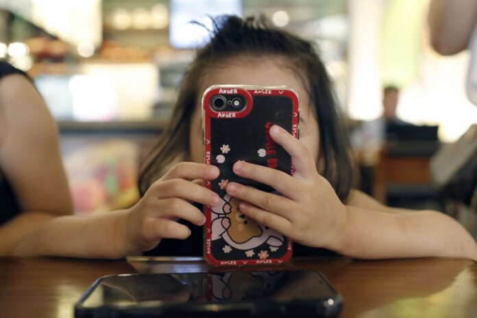 camara-exige-autorizacao-judicial-para-criancas-serem-influencers