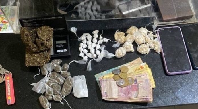 pm-apreende-grande-quantidade-de-drogas-no-bairro-arnaldao-em-eunapolis