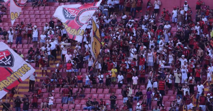 com-treino-aberto-a-torcida,-vitoria-encerra-preparacao-e-define-relacionados-para-o-ba-vi