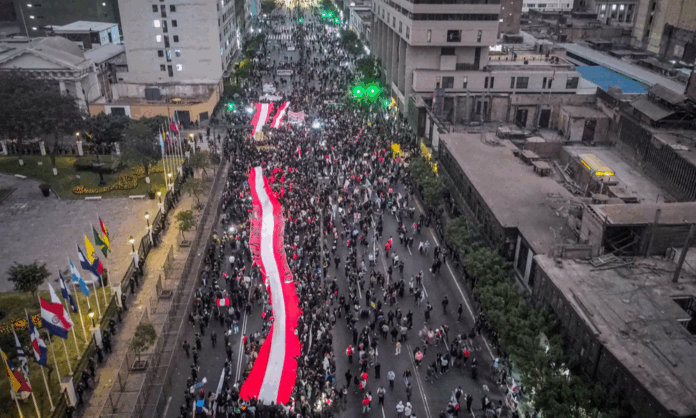 protestos-deixam-um-morto-e-100-feridos-em-lima