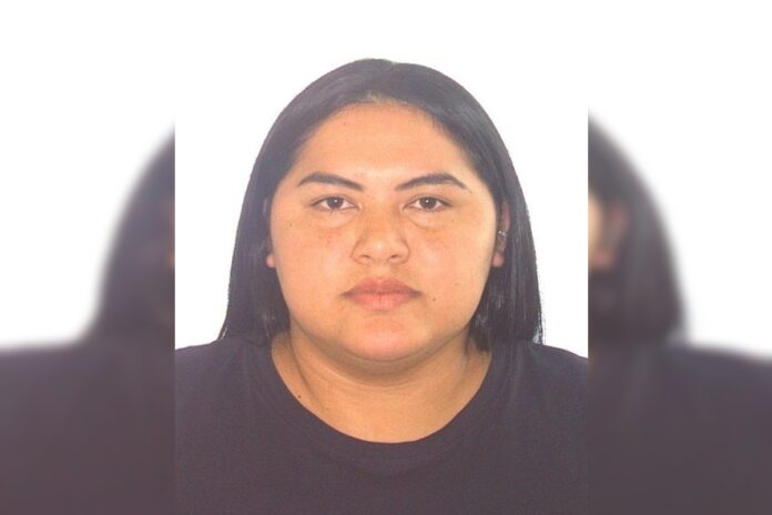 mulher-aluga-carro-de-luxo-para-atrair-homens-e-rouba-los-durante-sexo