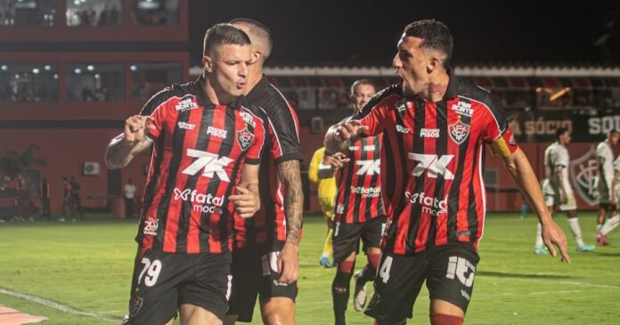 renato-kayzer-assume-artilharia-do-vitoria-em-2025-apos-sete-jogos-sem-marcar