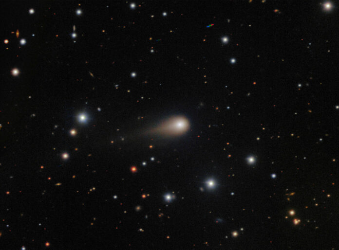 olhar-espacial:-pegando-carona-na-cauda-do-cometa-interestelar!