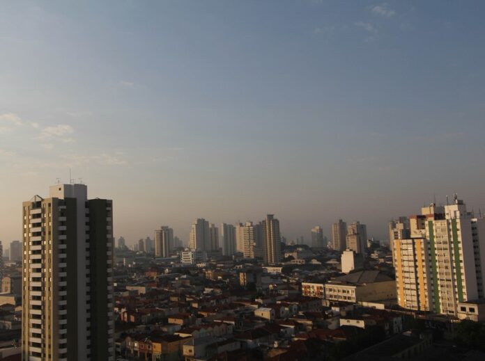 sao-paulo-bate-34oc-nesta-sexta-feira,-mas-temperatura-despenca-no-final-de-semana 