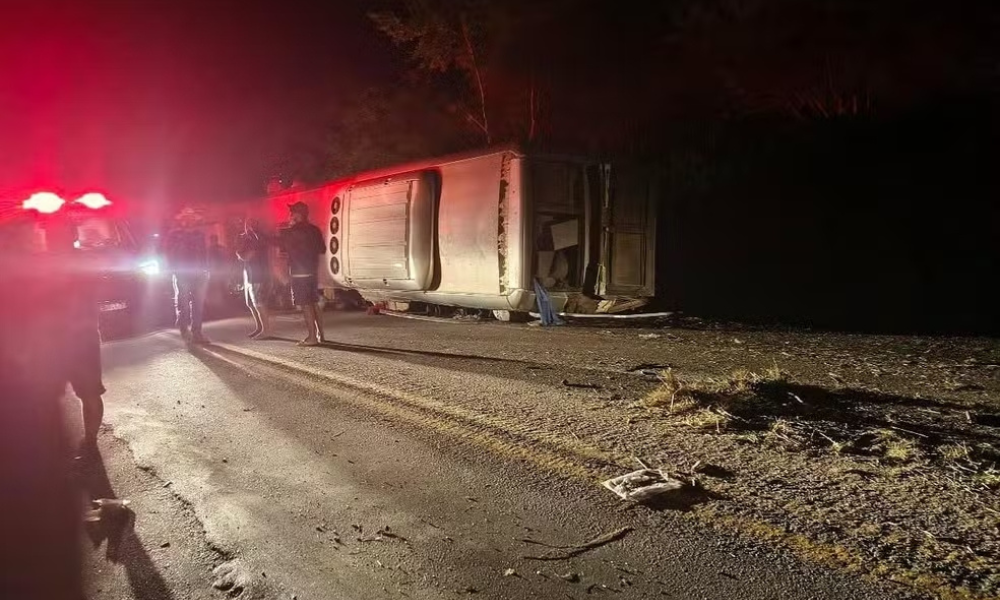 acidente-com-onibus-deixa-17-mortos-no-agreste-de-pernambuco