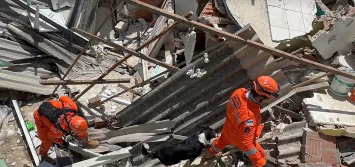 explosao-em-olinda-deixa-2-mortos-e-destroi-oito-casas;-bombeiros-buscam-cadeirante-sob-escombros
