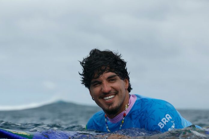 medina-vai-ser-pai?-surfista-posta-foto-de-ultrassom-e-levanta-rumores