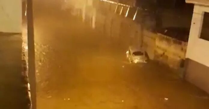 chuva-forte-volta-a-brumado-e-alaga-ruas;-precipitacoes-ocorrem-apos-calor-de-40-graus