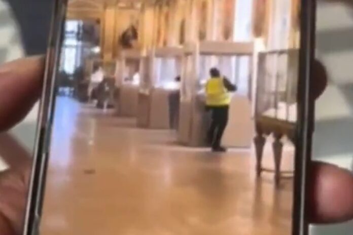 o-roubo-no-louvre-e-mais-um-episodio-do-desastre-nacional-frances