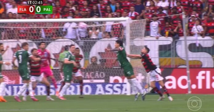 cbf-divulga-audios-do-var-em-pedido-de-penalti-feito-pelo-palmeiras:-“nao-faz-a-flexao-com-impacto”