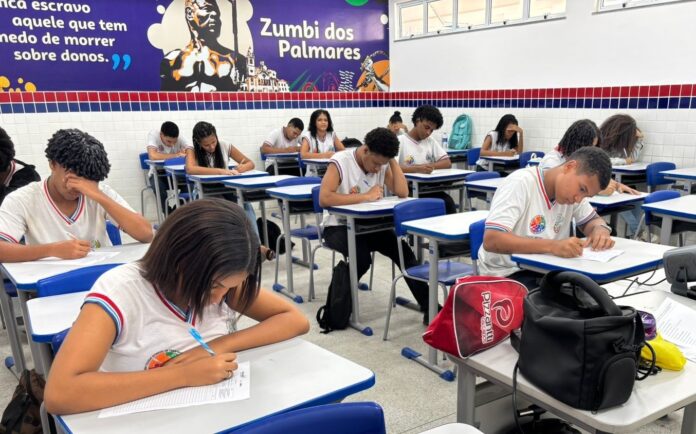 escolas-da-rede-estadual-baiana-comecam-aplicacao-das-provas-do-saeb-nesta-segunda