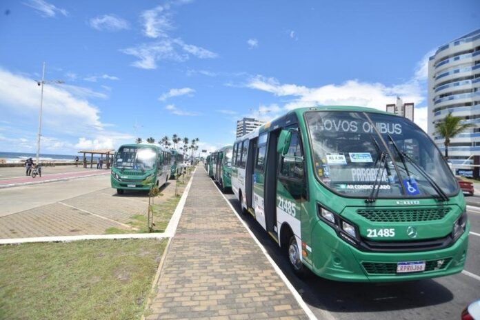 pm-prende-dupla-apos-assalto-a-onibus-e-tentativa-de-sequestro-no-centro-de-salvador