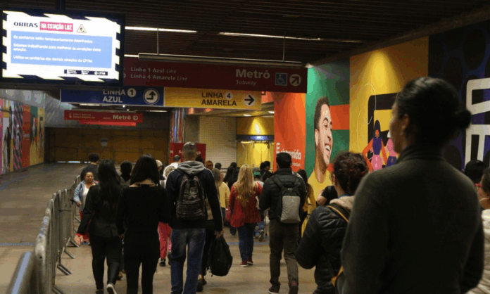 apos-superlotacao-e-caos-pela-manha,-linha-4-amarela-do-metro-de-sp-funciona-normalmente