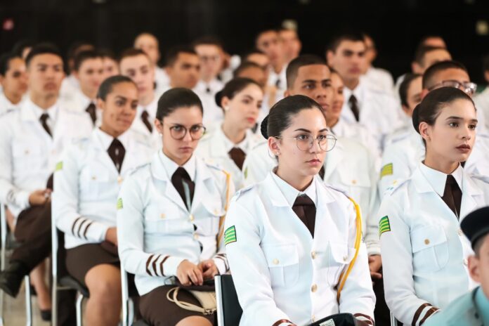 parana-avanca-em-projeto-de-escolas-civico-militares-enquanto-proposta-de-sp-trava