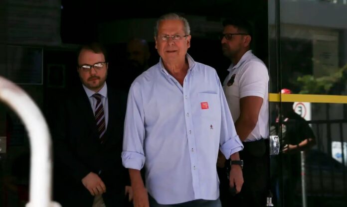jose-dirceu-comemora-decisao-do-stj-que-encerra-processo-de-improbidade-no-caso-mensalao