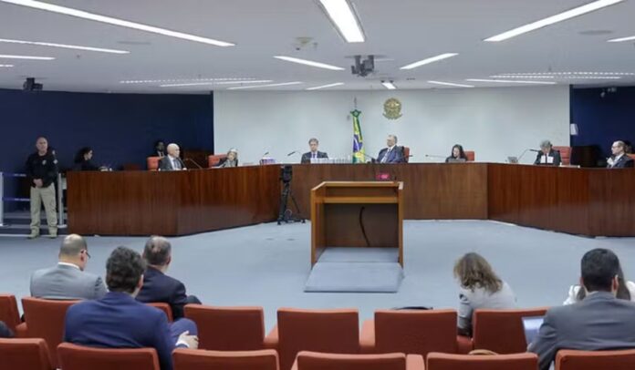 stf-conclui-julgamento-do-nucleo-4-e-fixa-penas-de-ate-17-anos-para-reus-do-“nucleo-da-desinformacao”-do-8/1