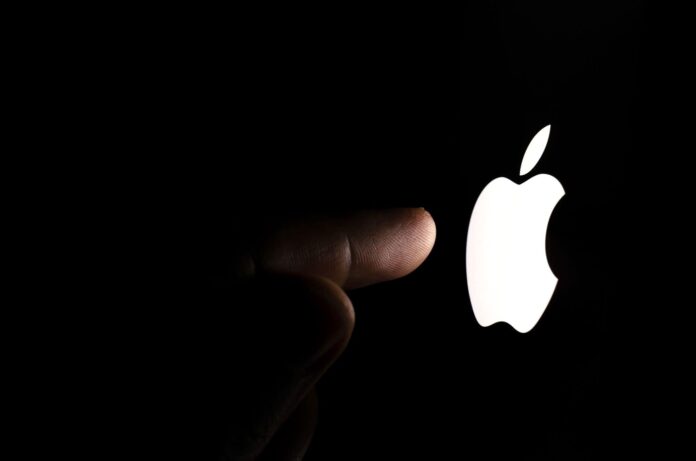 apple-pode-ser-obrigada-a-liberar-iphone-para-outras-lojas-de-apps-no-reino-unido