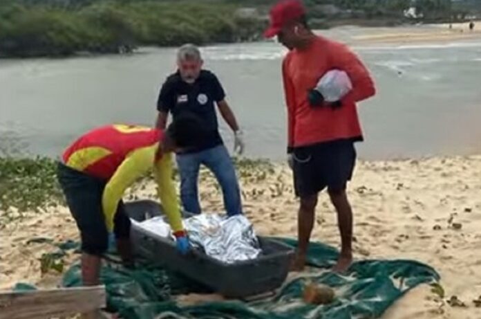 prado:-corpo-levado-pela-correnteza-por-mais-de-90-quilometros-e-encontrado-em-praia-de-trancoso