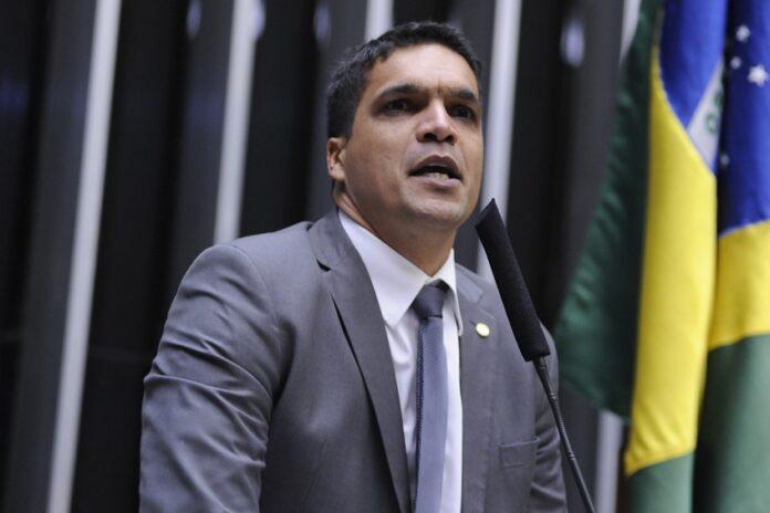 cabo-daciolo-anuncia-pre-candidatura-a-presidencia-da-republica