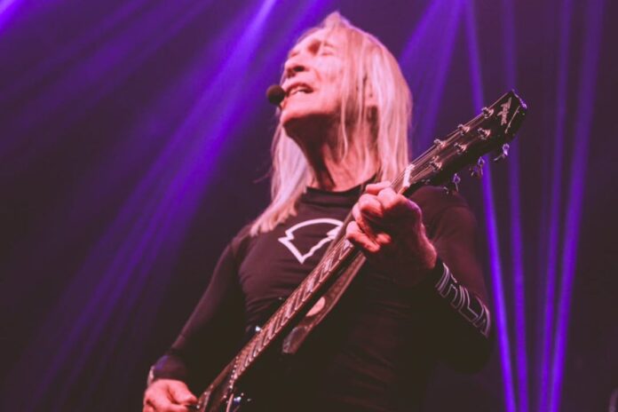 sergio-hinds-leva-sua-guitarra-lendaria-para-o-estilo-brasil