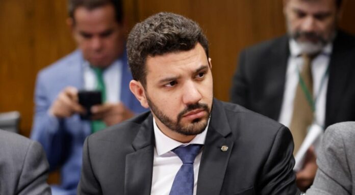 carletto-conversa-com-aereas-e-anac-antes-de-fechar-texto-sobre-bagagens;-senado-sai-na-frente-e-aprova-projeto
