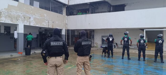 mp-ba-e-seap-realizam-revistas-no-conjunto-penal-de-eunapolis-para-combater-crime-organizado